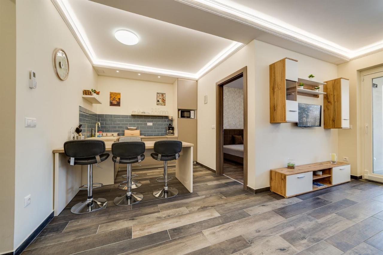 Forest Foeldvar Apartmanok By Bltn Balatonfoldvar Bagian luar foto