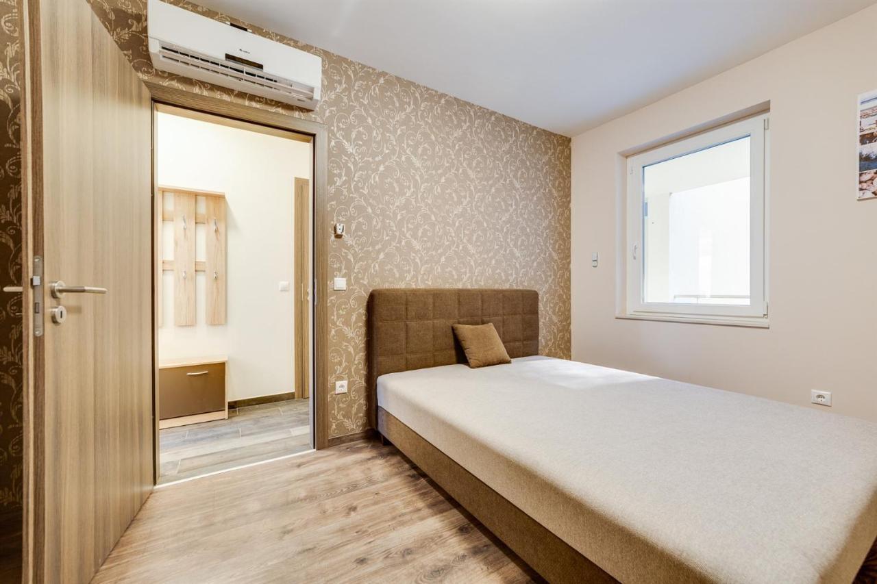 Forest Foeldvar Apartmanok By Bltn Balatonfoldvar Bagian luar foto